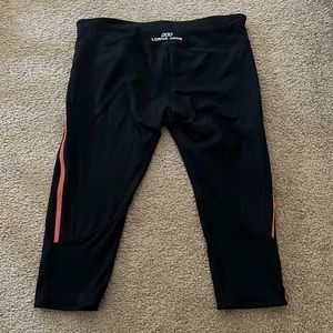 EUC Lorna Jane below knew leggings